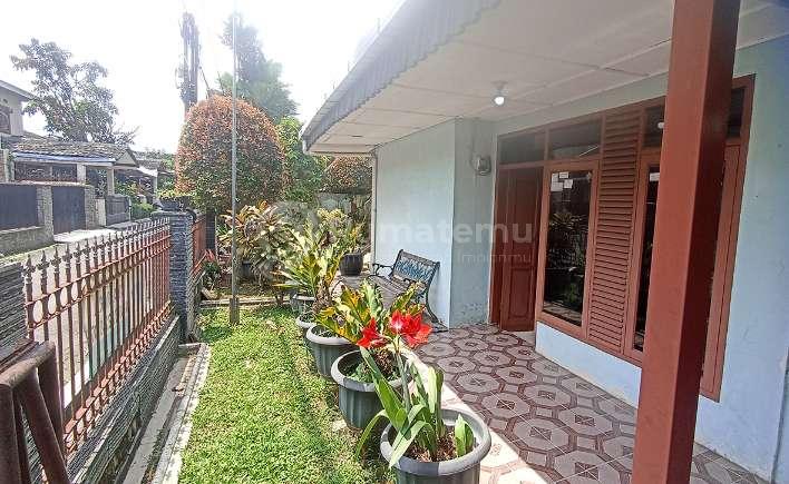 Rumah Luas di Komplek Riung Bandung Jual Cepat Nego