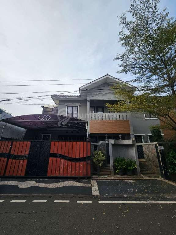 Jual rumah cantik modern di dalam komplek terbuka di Cempaka Putih Timur