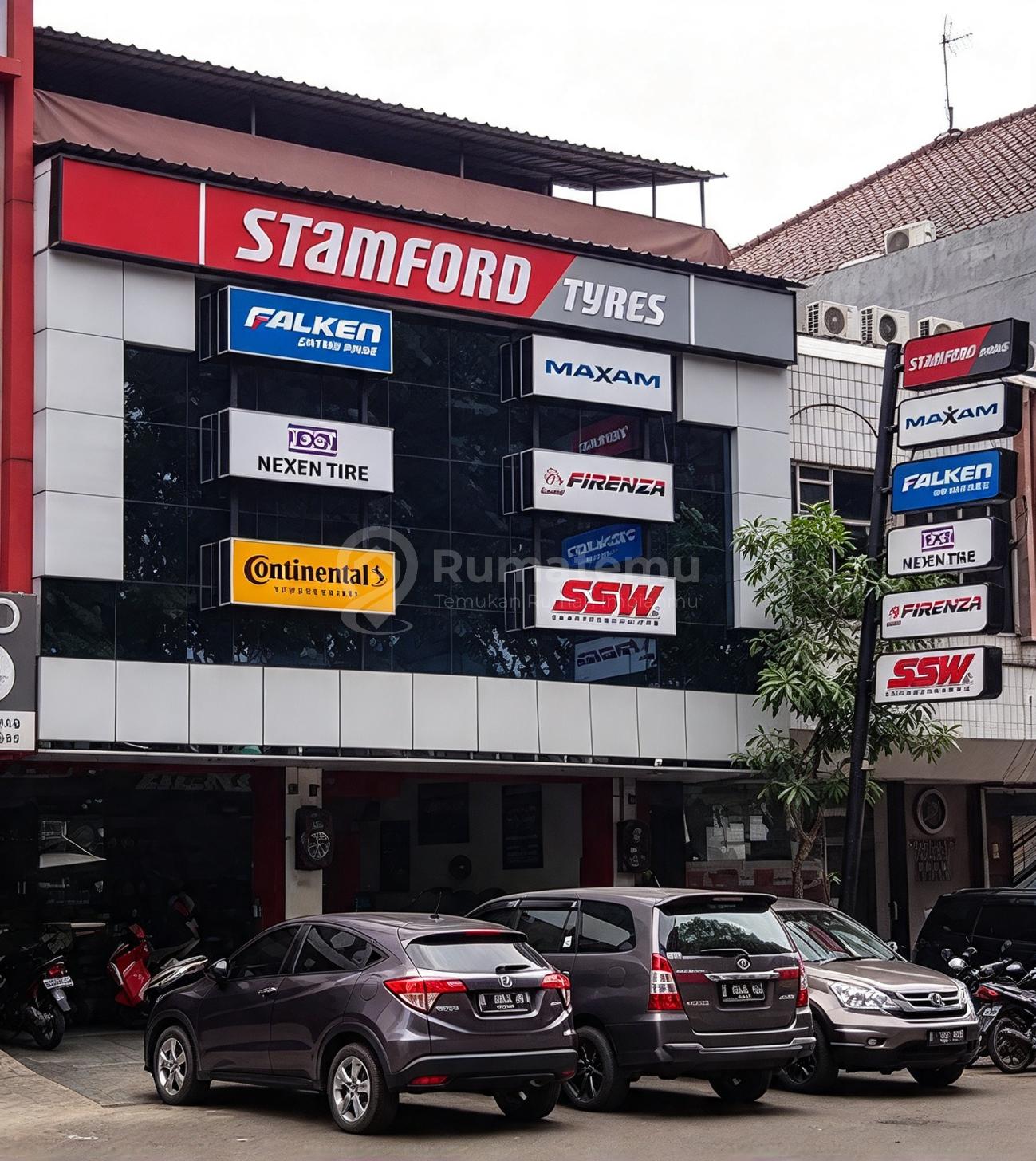 Dijual Ruko Strategis dan Luas Bulevar Raya Kelapa Gading Jakarta Utara, fasilitas yang lengkap, cocok untuk Anda yang menginginkan hunian nyaman.
