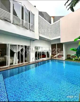 Rumah Premium Jakarta Selatan Pancoran Liga Mas - Pool + Halaman