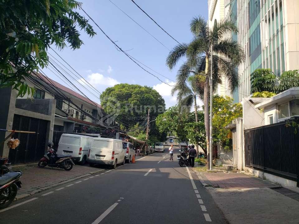 Turun Harga, Dijual Cepat Rumah di Jl.Kramat, Kenari, Kecamatan Senen, Jakarta Pusat