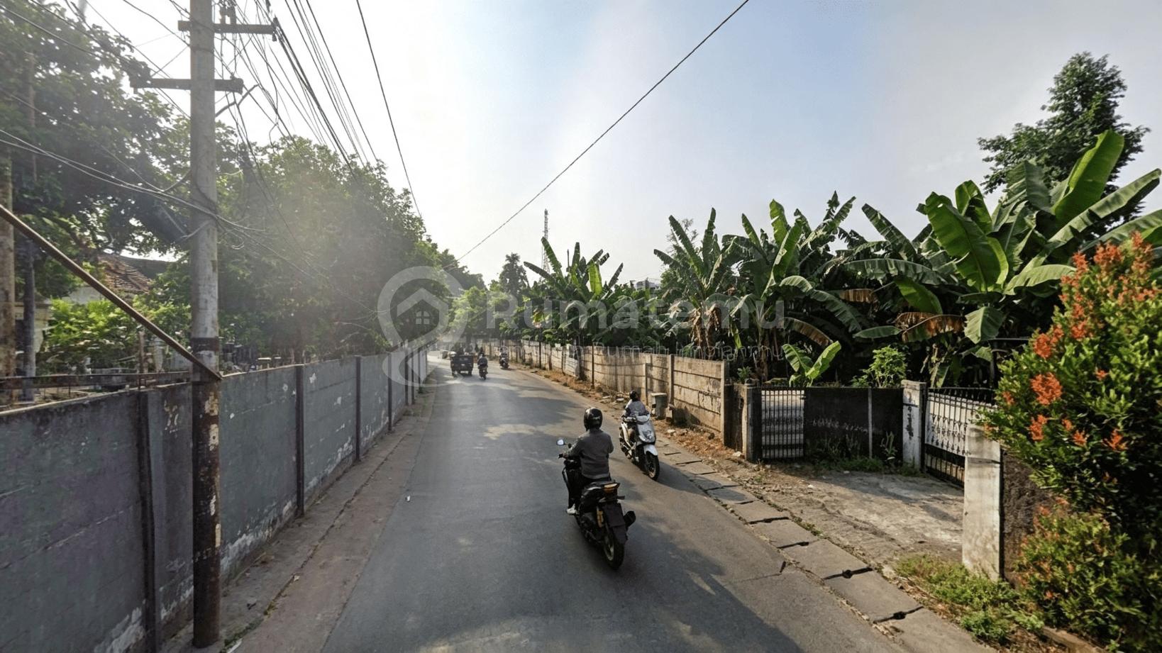 Dijual tanah komersil 6700m2 Hadap Utara Akses jalan 3 mobil di Bintaro, Pondok Betung, Pd. Aren