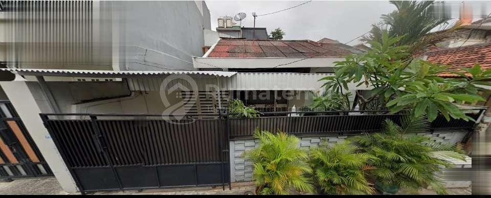 Jual rumah strategis siap huni terdapat taman depan belakang di Bendungan Hilir, Tanah Abang