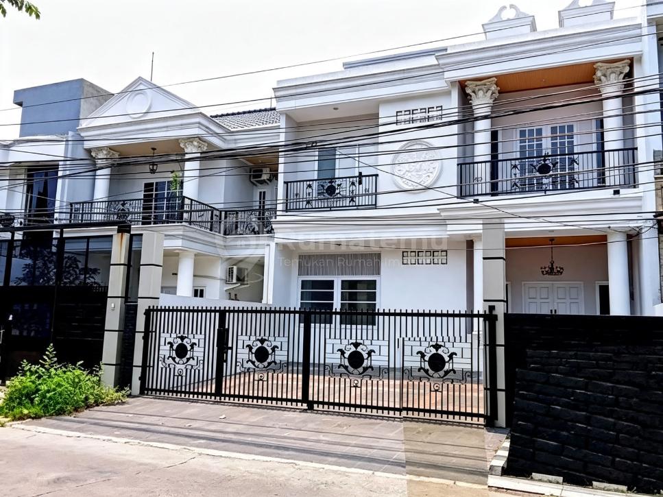 Rumah Brand New Dgn Kolam Renang di Cinere