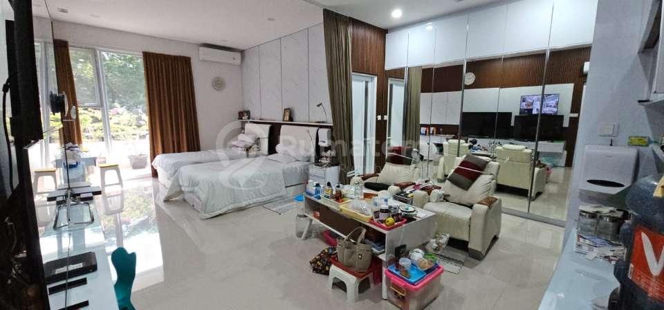 Dijual rumah 3 lantai siap huni dalam cluster eksklusif aman , privacy terjaga di Kelapa Gading