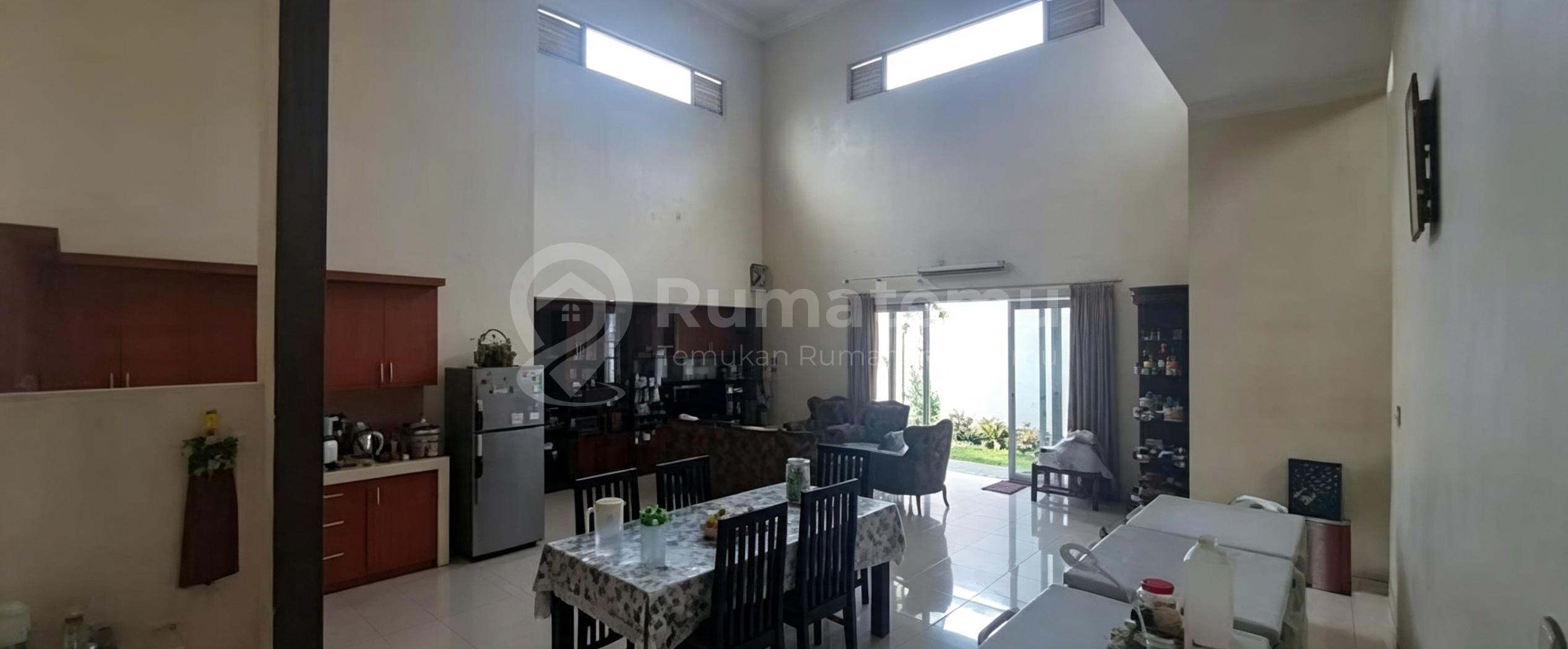 Dijual Rumah Dengan Desain Modern Dan Fungsional Lokasi Bagus di Delatinos Buenos Airies