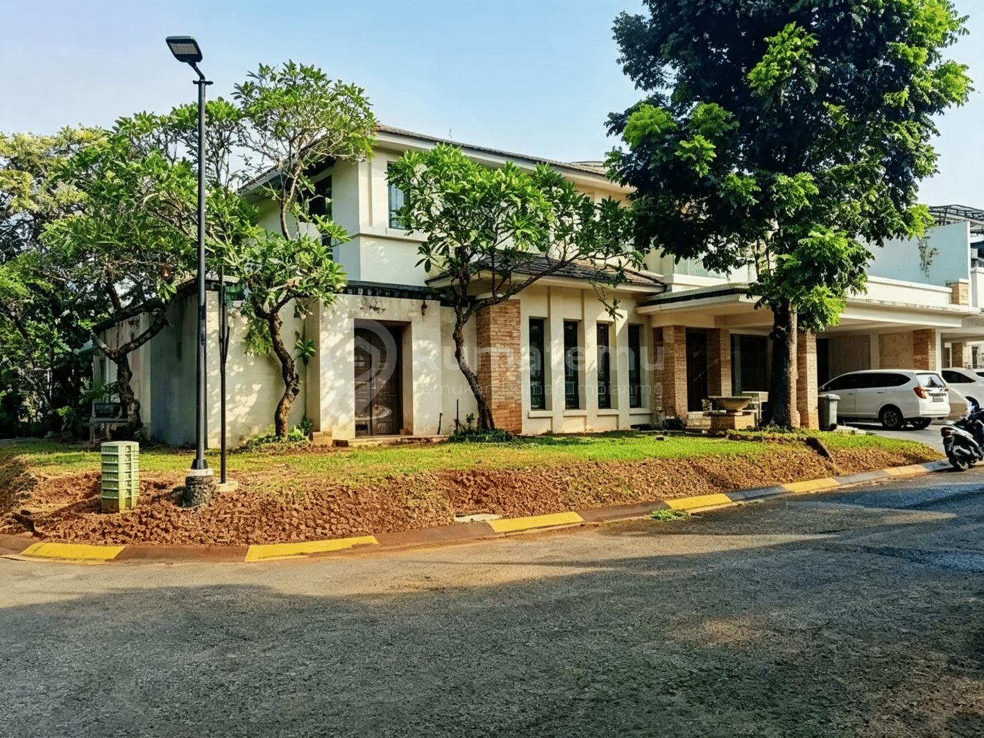 Rumah Cantik Kawasan Elit Strategis Siap Nego