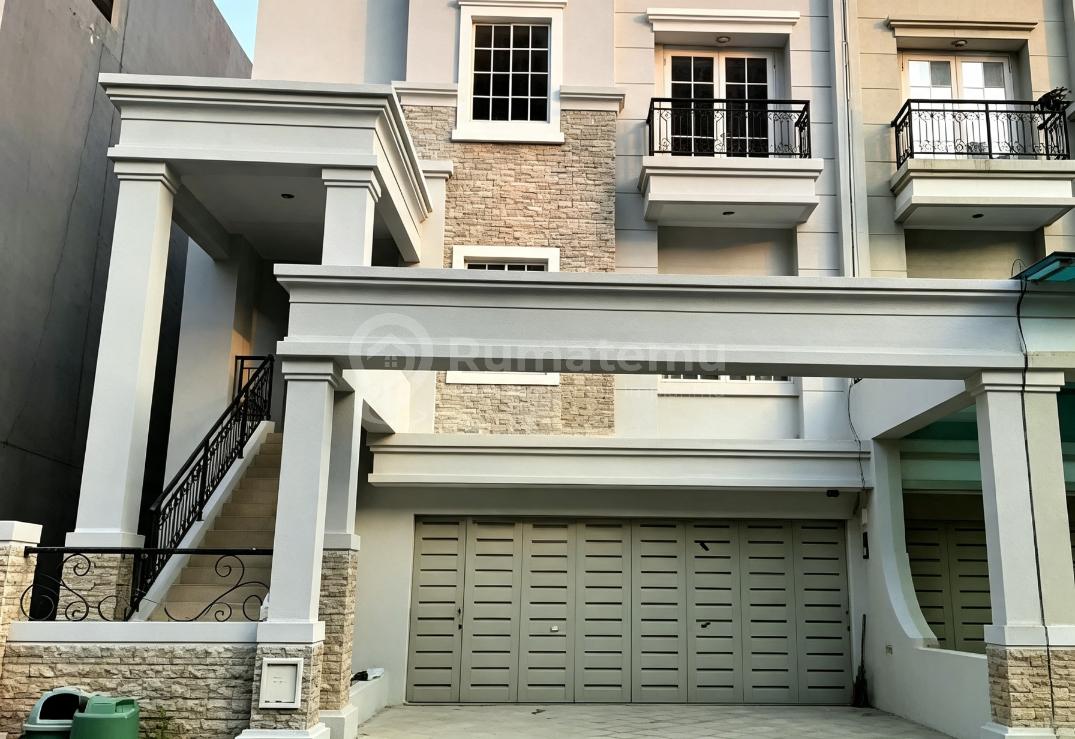 Lokasi Strategis Rumah Mewah dan Exclusif di Dalam Cluster Elit Green Lake Sunter Oppulance Jakarta Utara