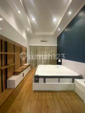 Rumah Full Furnished dengan Interior Design Mewah di Rawamangun