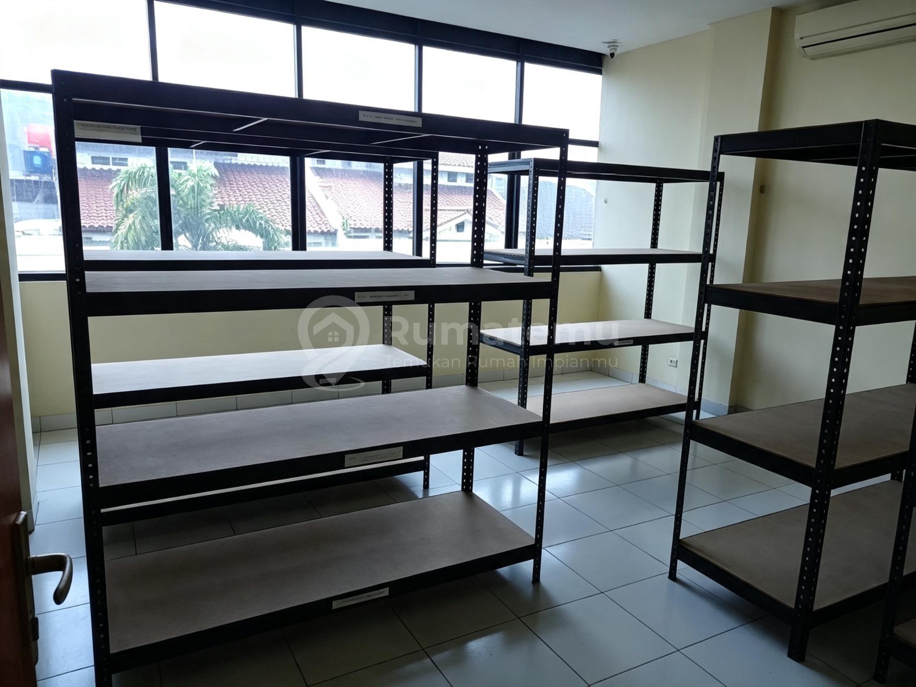 Puri Kencana [Ruko]: Disewakan-Furnished-4Lt-Ac,Cctv,In, Internet