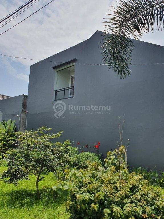DIJUAL Rumah Semi Furnished 2 Lantai di Taman Kopo Indah 3 Springville