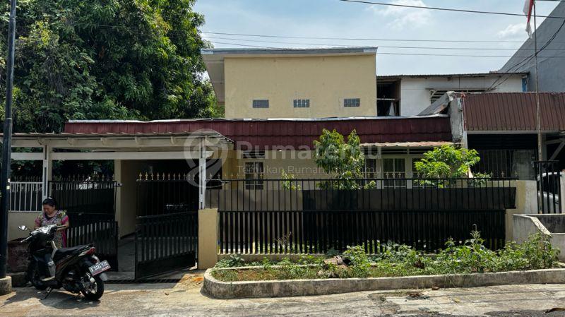 Rumah hook di komplek Duren Sawit  Jakarta Timur