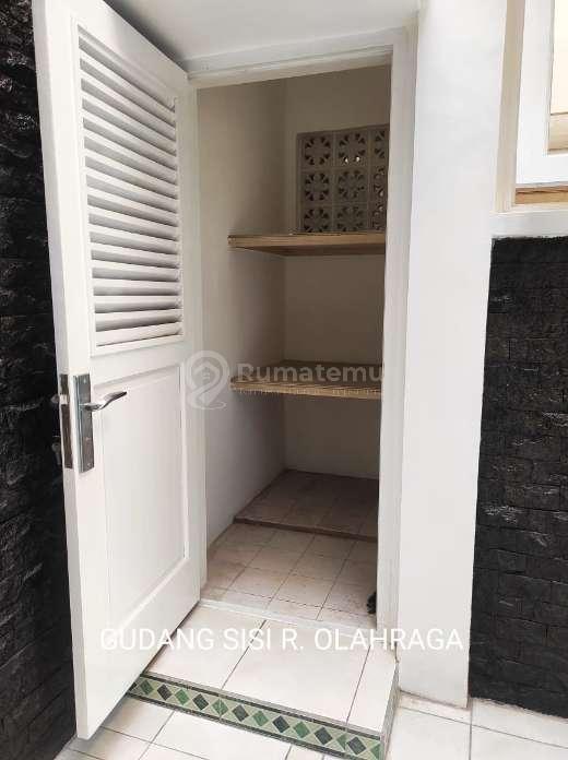 DIJUAL: Rumah Posisi Hook Luas 260m² di Cireundeu, Kawasan Tenang & Strategis Perbatasan Jaksel