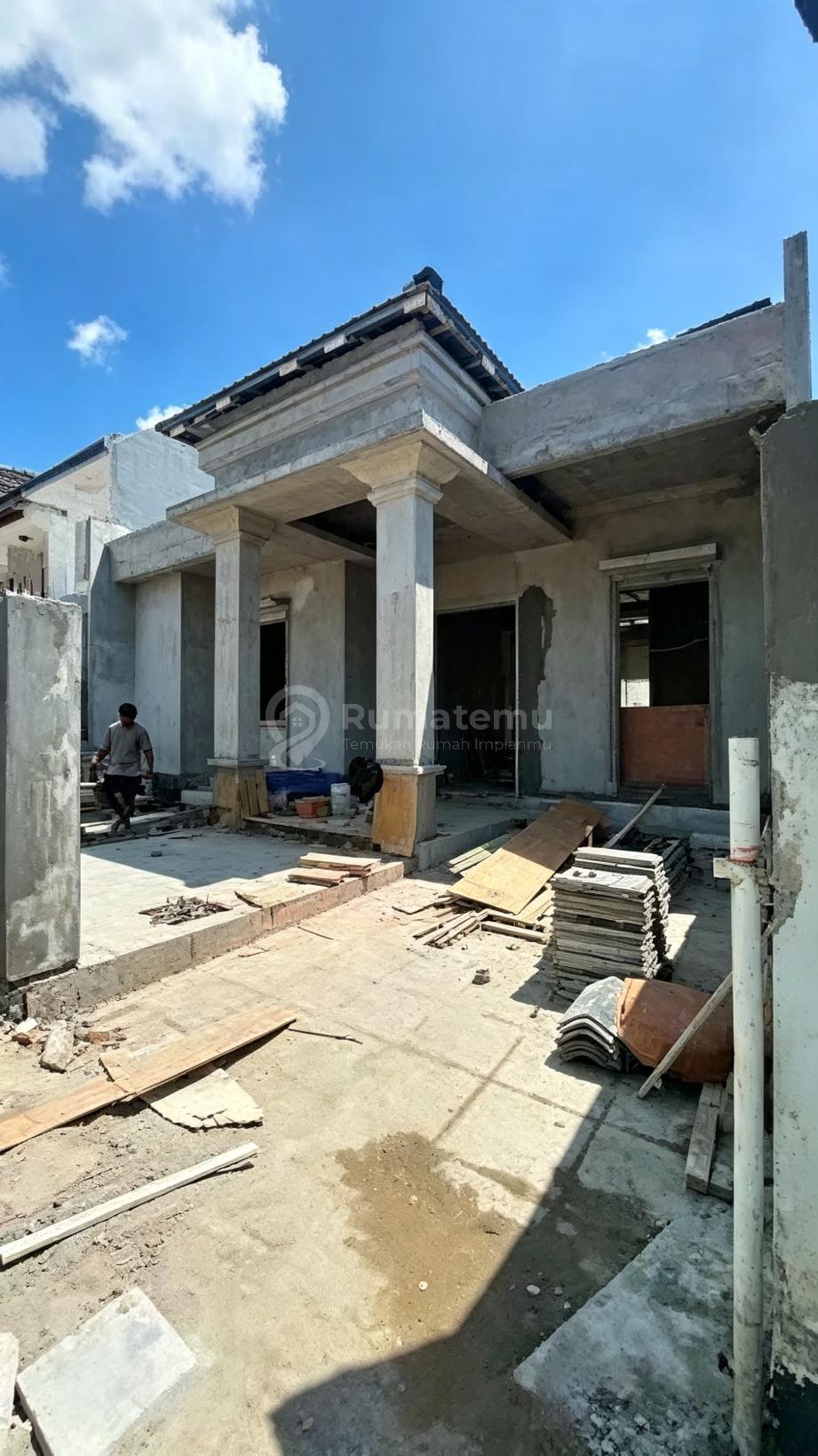 Rumah 1 Lantai Renovasi Di.kencanaloka  BSD City Tangerang Selatan, Sudah Baja Ringan