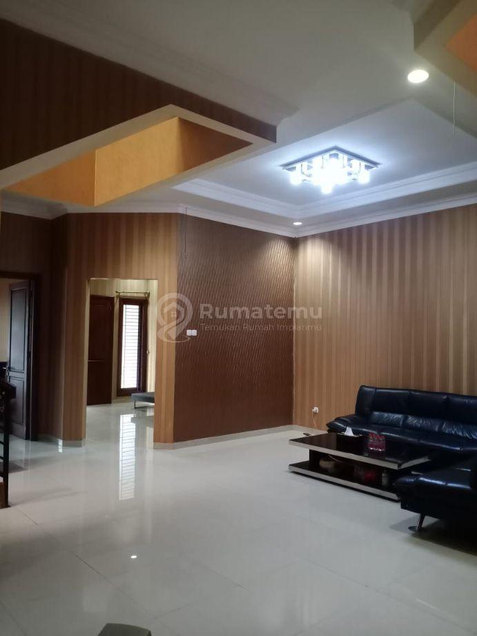 Rumah Komplek 2Lt Tidak Banjir Bisa untuk Usaha 