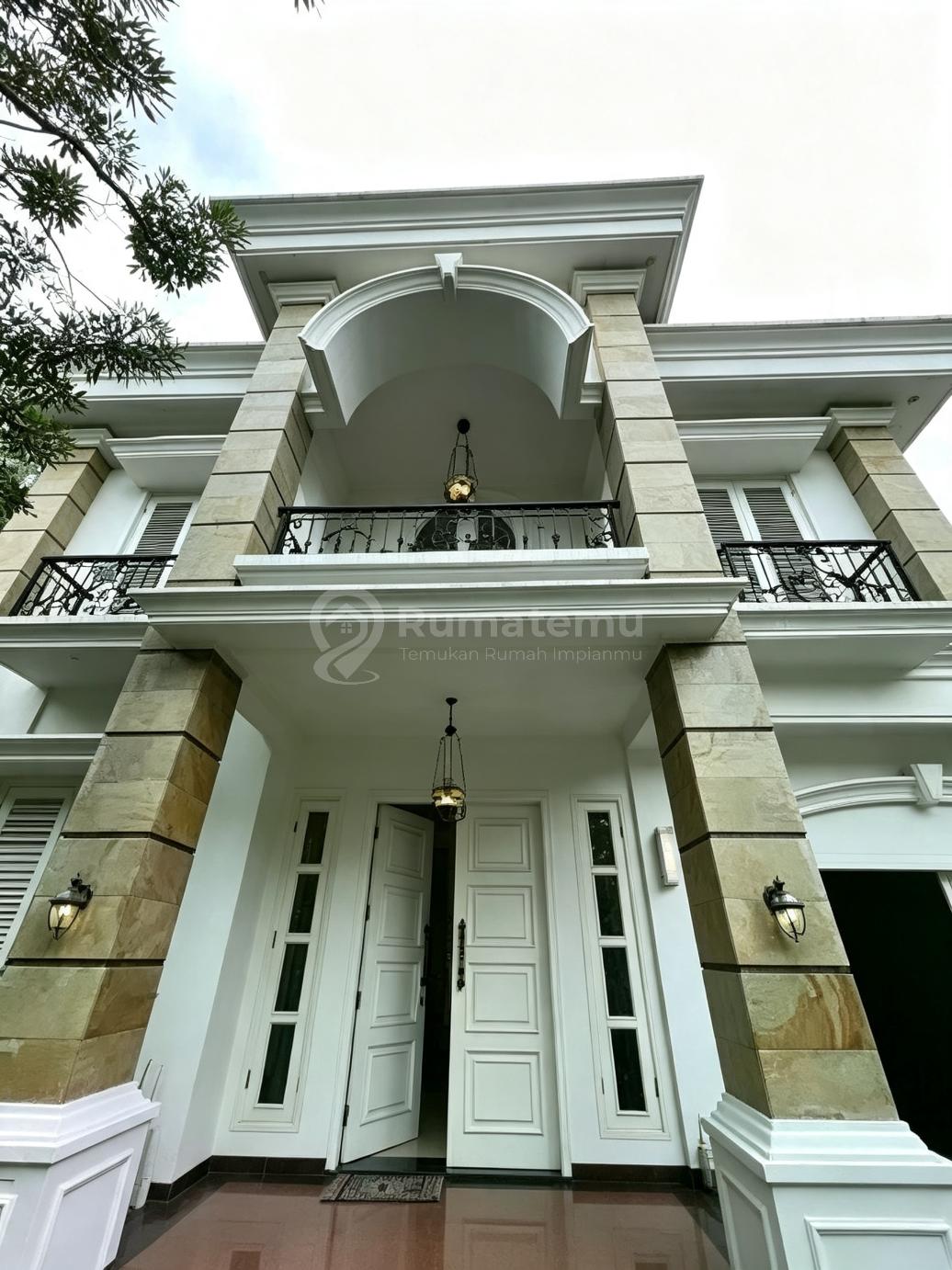 Dijual Rumah Mewah Strategis Taman Cilandak Jakarta Selatan