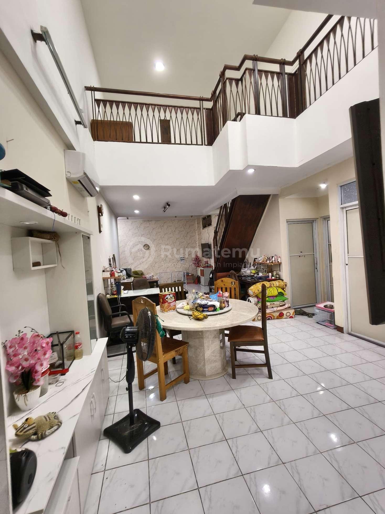 Jual Rumah Komplek Cantik Graha Raya Bintaro