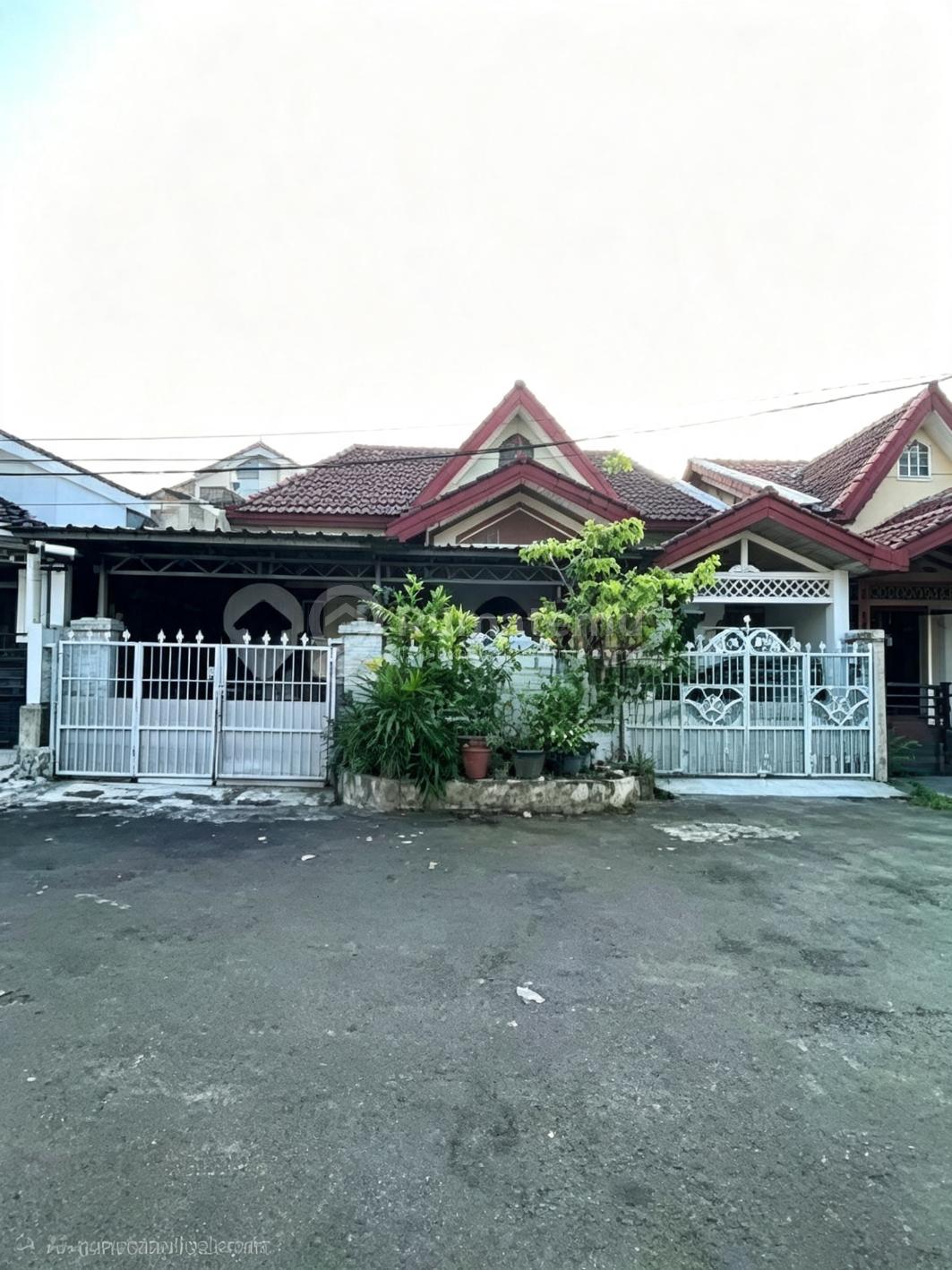 Rumah Bagus Tanah Luas Dalam Komplek Strategis di Galaxy Bekasi