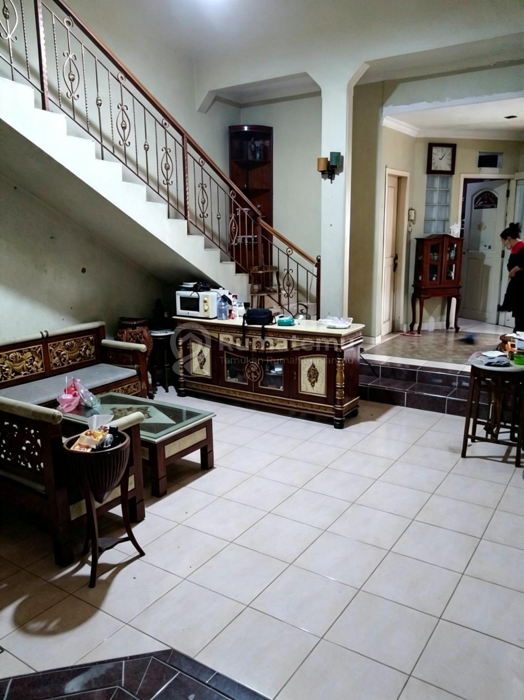 Dijual rumah Lokasi strategis Dekat Mesjid Besar Mediterania di Bukit Cirendeu Pisangan, Ciputat