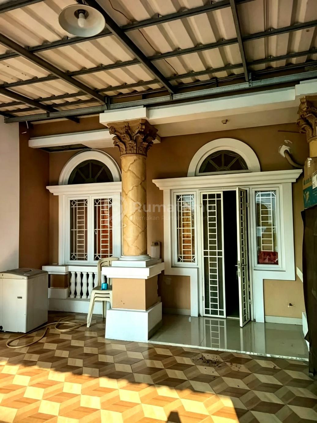 JUAL RUMAH MALIBU CITY RESORT, 6X18 M 4 KT 3 LANTAI HADAP BARAT, CENGKARENG