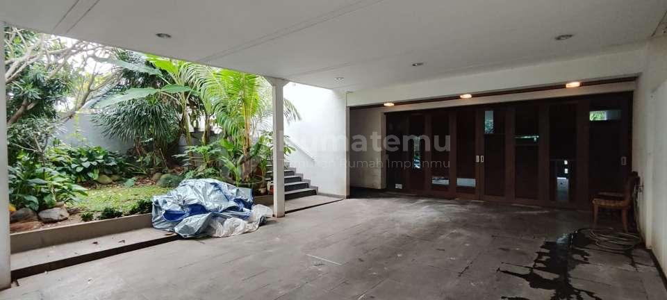 Sewa Rumah Mewah Dengan Pool di Pondok Indah