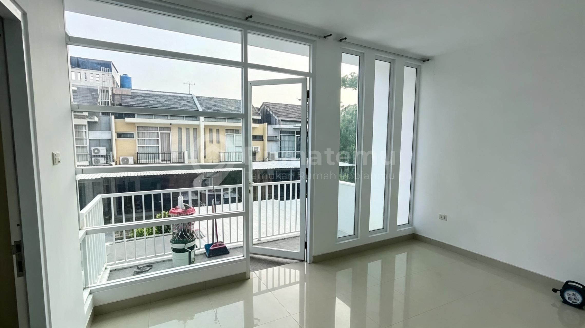 Disewakan Rumah Cengkareng Dekat Halte Tj dan Pasar Modern