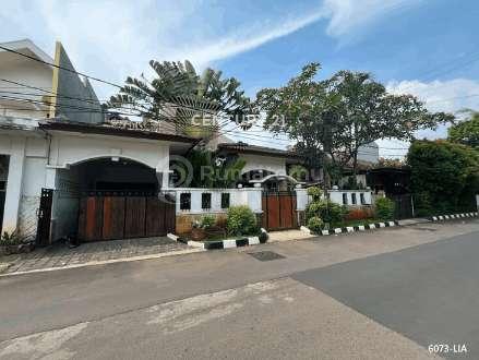 Harga terjangkau dan dekat pusat bisnis rumah 2 lantai di bintaro Tangerang selatan 