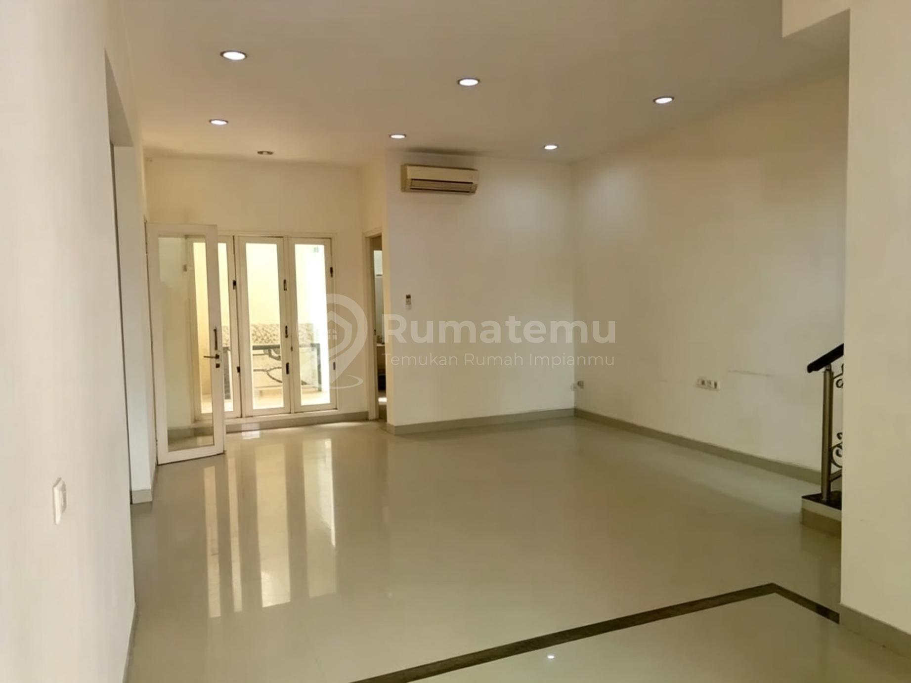 Rumah 2,5 Lantai Di Daan Mogot Baru Daan Mogot Kalideres Cengkareng Jakarta Barat