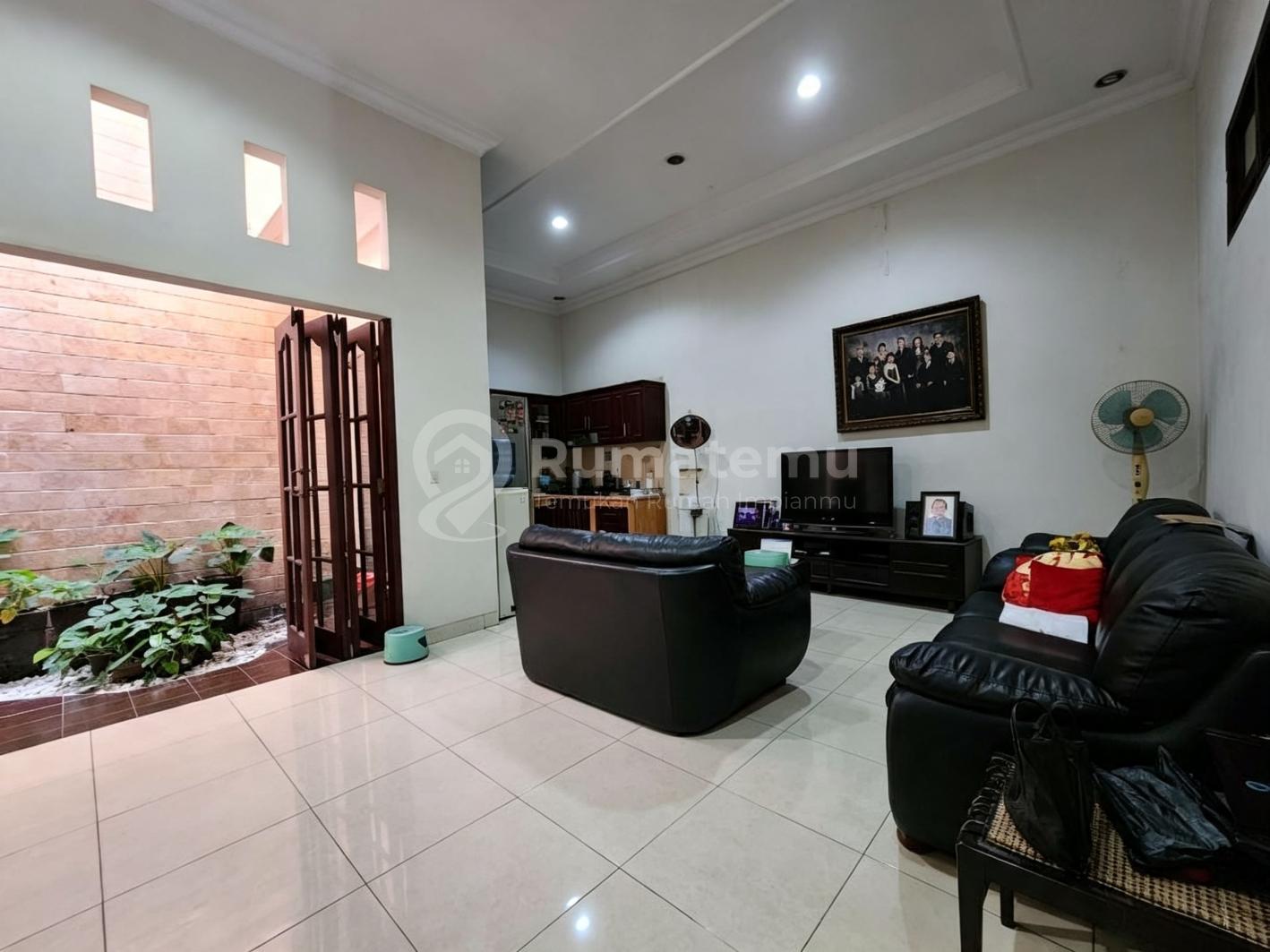 Dijual rumah Tanjung Duren bangunan 2 lantai, Grogol Petamburan, Jakarta Barat