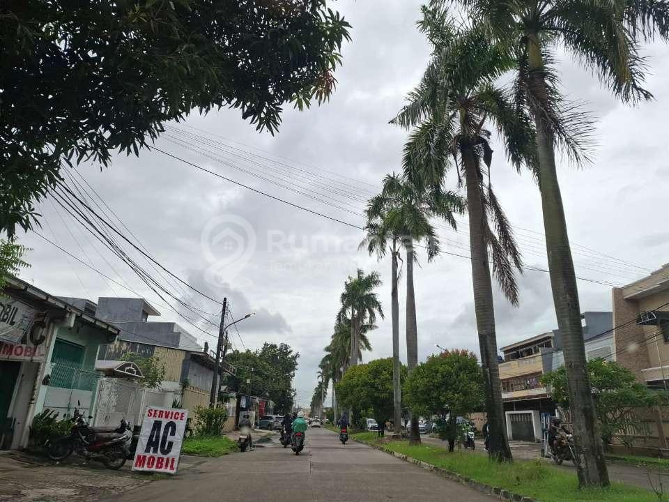 Rumah murah di jual ditaman surya palem cengkareng Jakarta barat 