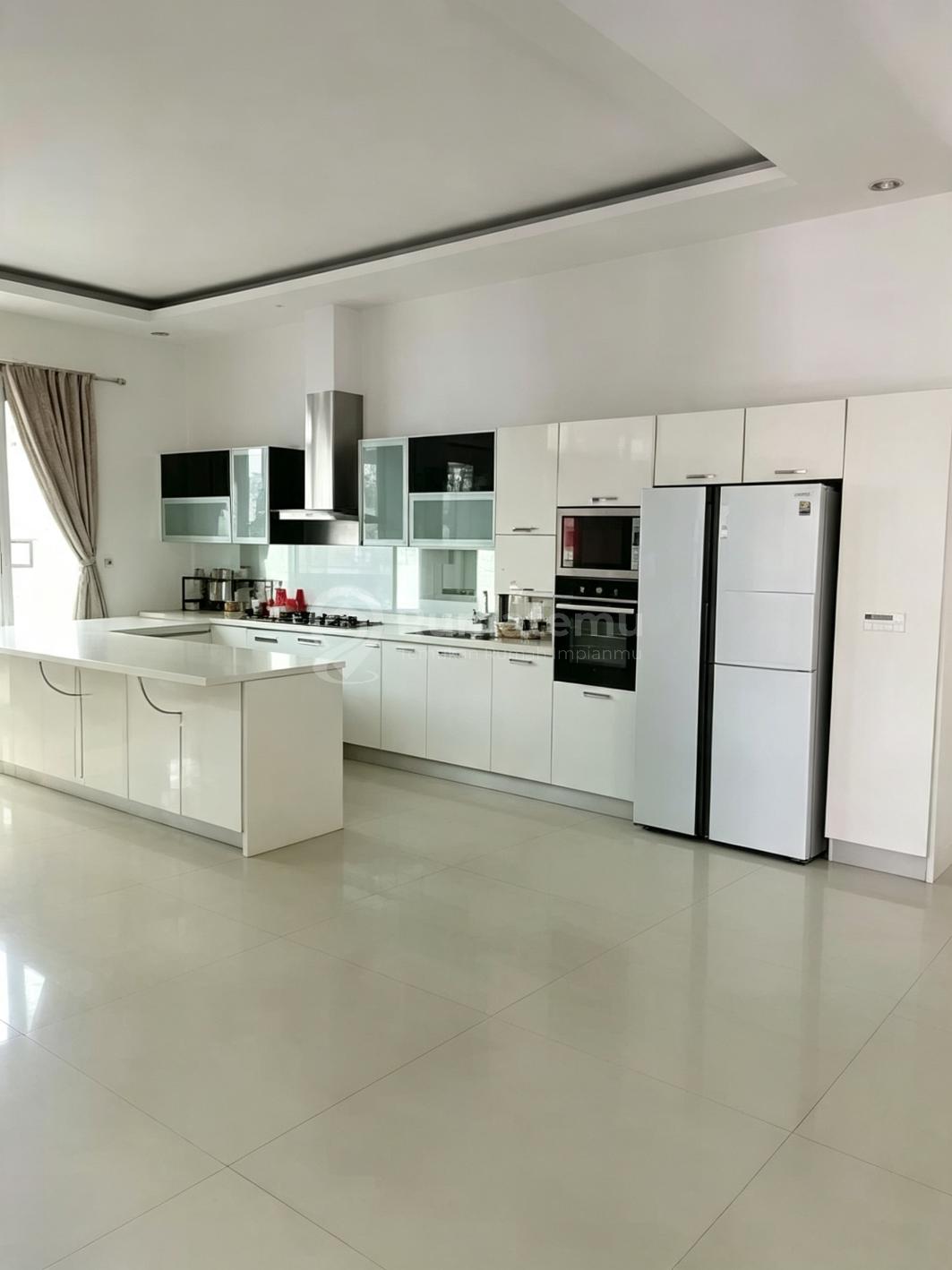 Rumah 2 Lantai Hoek Kelebihan Tanah Banyak Selatan The Green BSD