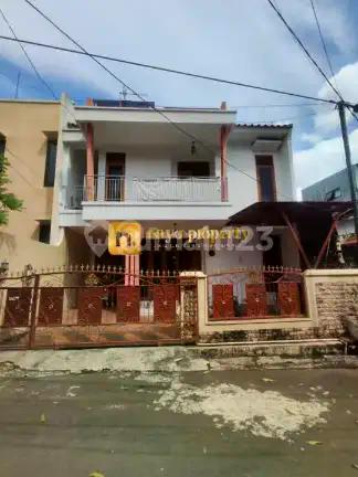 Rumah Bagus Siap Huni Dalam Komplek Strategis di Duren Sawit