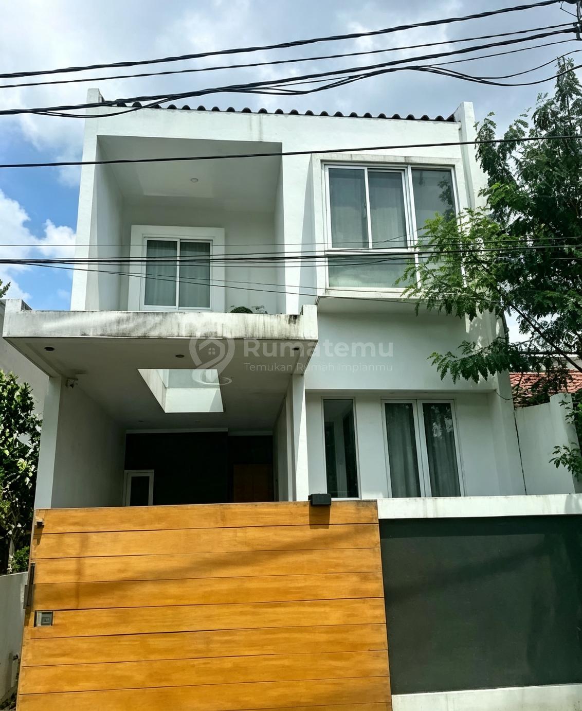Dijual Rumah dengan Desaign Menarik Kencana Loka BSD