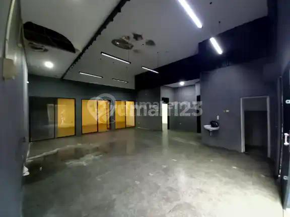 Disewakan Rumah Fleksibel Kemanggisan Jakbar! 156M² bisa Usaha/Tinggal, Harga Nego!