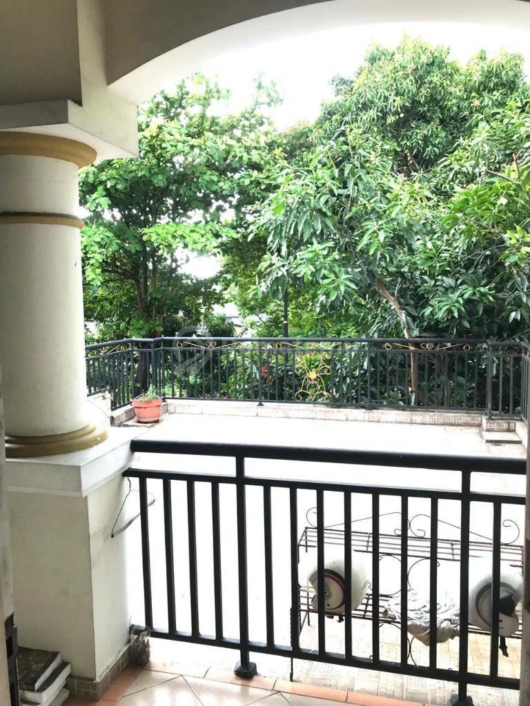Rumah cantik siap huni di Royal Residence Jakarta Timur