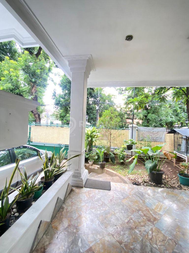 DISEWAKAN RUMAH TINGKAT 2 AREA KEBAYORAN BARU