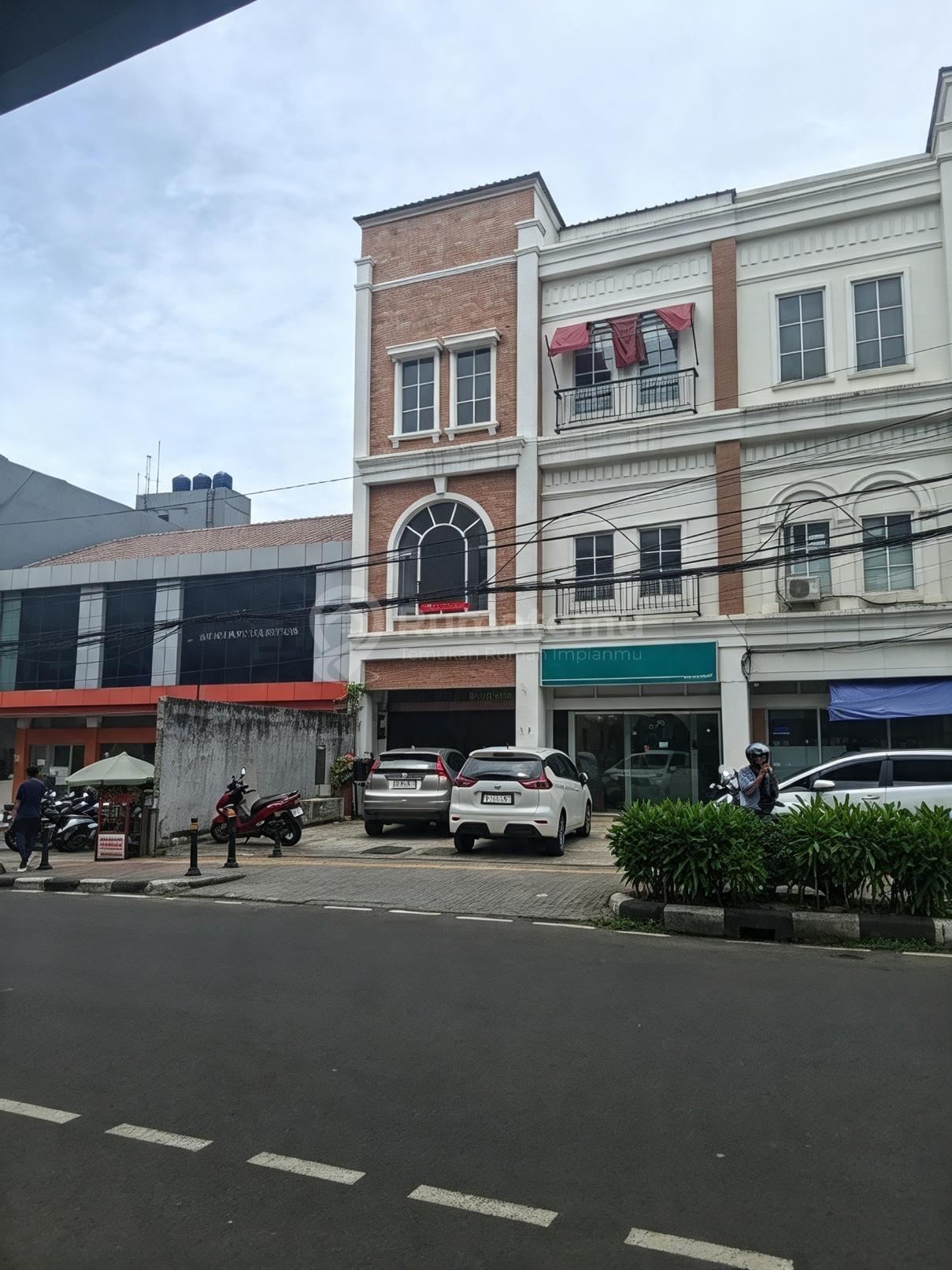 Dijual Ruko 4 Lantai Kebayoran Baru Jakarta Selatan Lokasi Strategi - 360M² Ada Lift Barang Lokasi Strategis