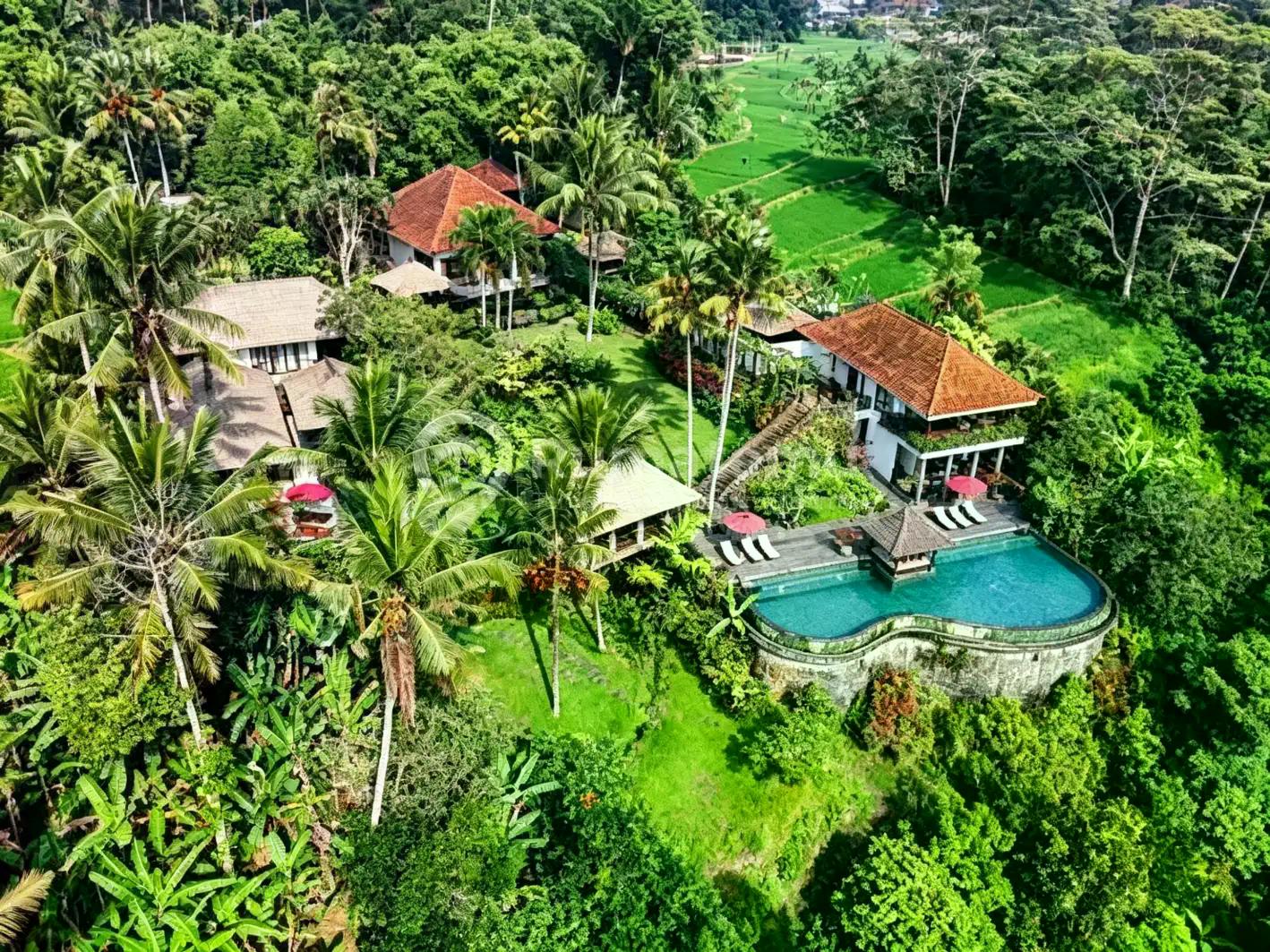 Rv-3009 Serene Retreat: Luxurious 4-Bedroom Villa With Dual Pools In Ubud