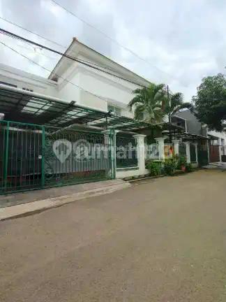 Rumah Dalam Komplek Lokasi Strategis di Rawamangun