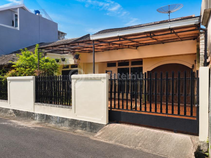 RUMAH KEMANGGISAN DALAM KOMPLEK DEKAT KAMPUS JAKARTA BARAT