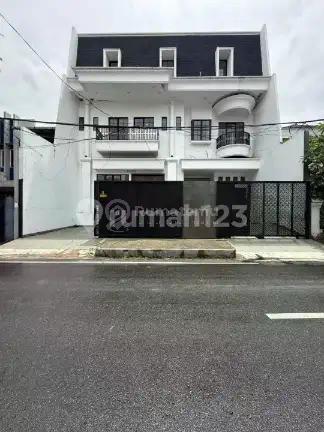 Rumah Baru Siap Huni di Tomang Jakarta Barat