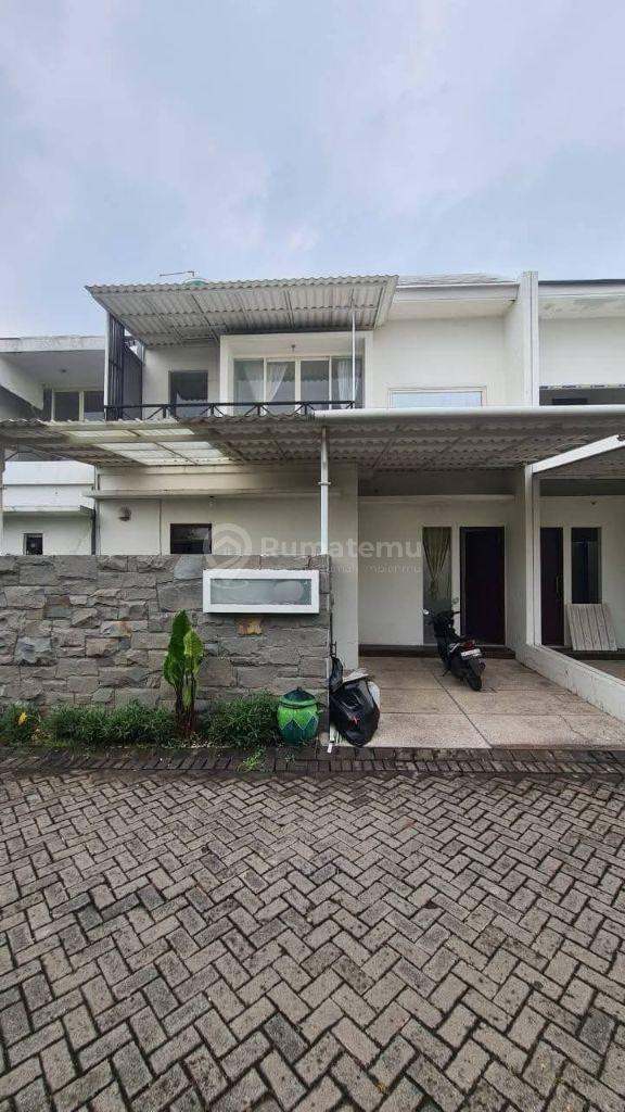 Dijual rumah di De Cassa lakarsantri Surabaya barat 