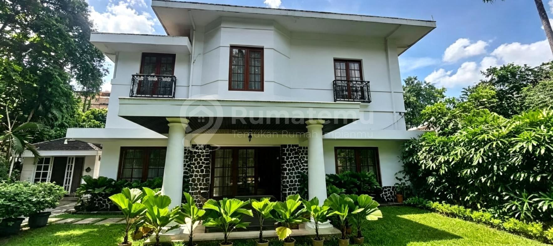 Rumah Mewah 2 Lantai bisa untuk Tinggal dan Usaha di Menteng