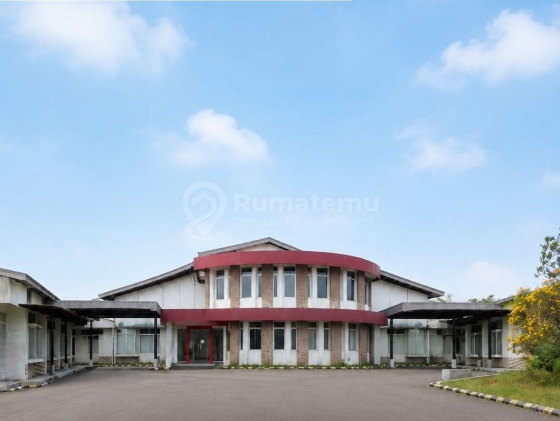 Gudang Ex Pabrik Hoek Kawasan Industri Jababeka Cikarang Utara