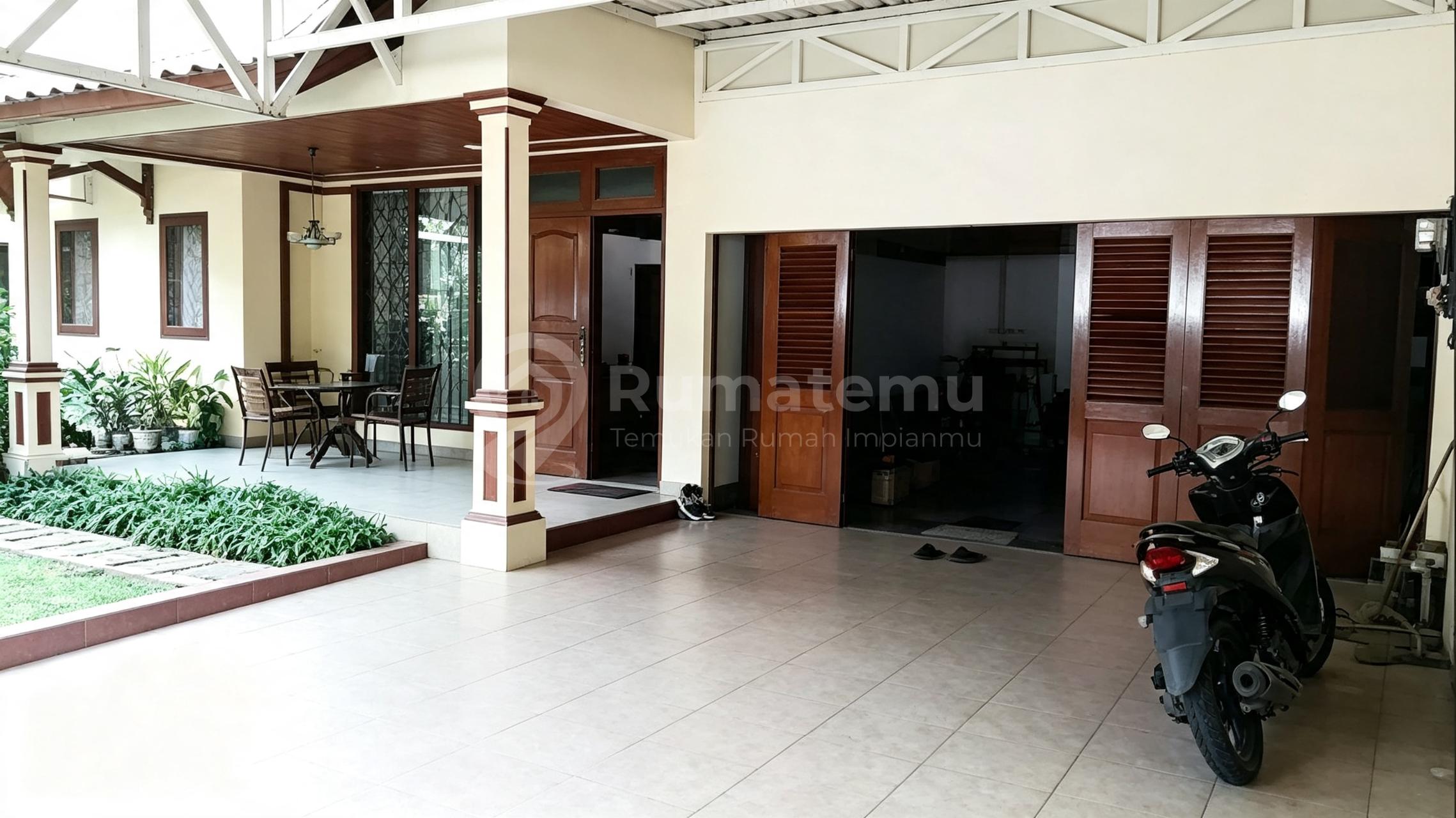 For SAle:  Rumah Asri Jl.Haji Abu, Cipete, Cilandak, Jakarta Selatan