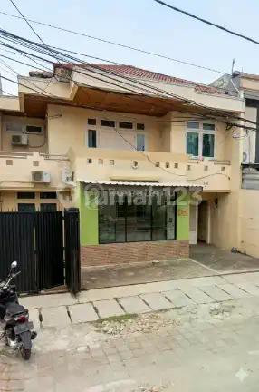 Rumah Cocok untuk Kantor. Lokasi Strategis