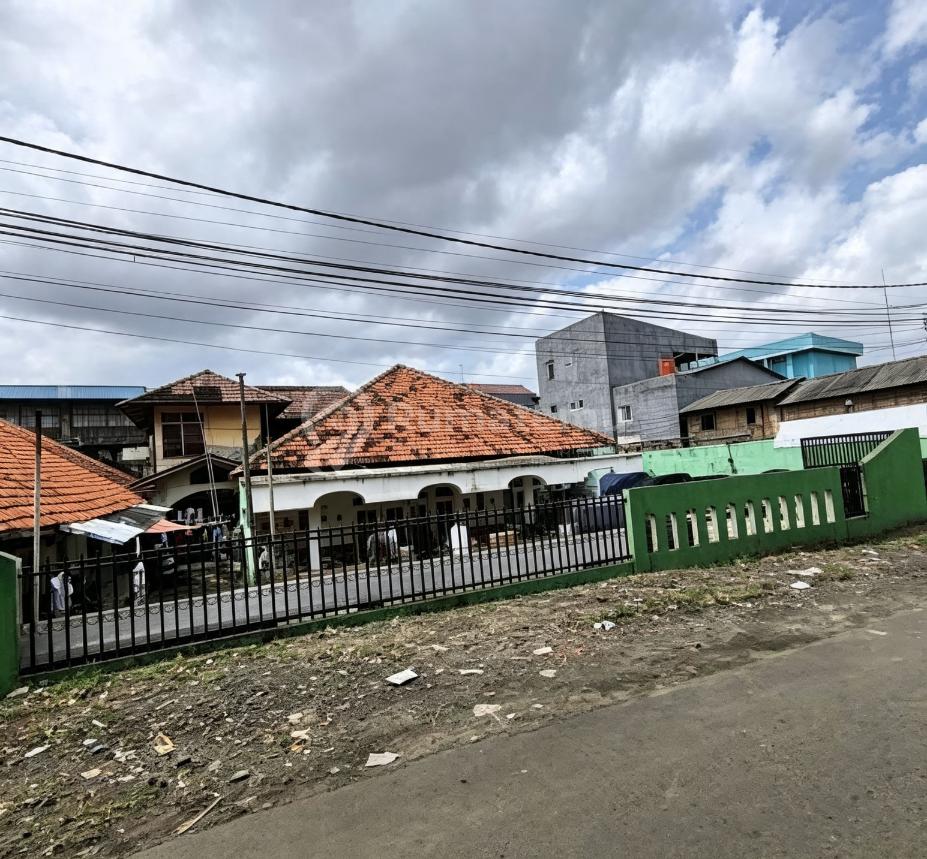 Rumah di Jl Anyer Menteng Jakarta Pusat