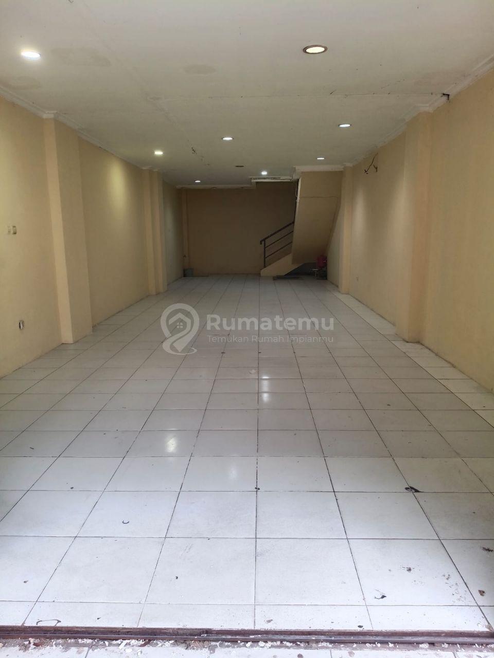 DiSewakan Ruko di Taman Palem Lestari 