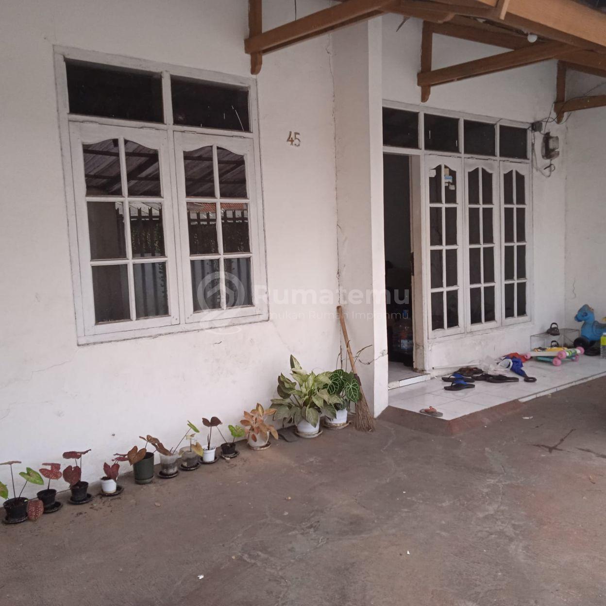 Jual Rumah Siap Huni, Aman dan Strategis Tengah Kota Bandung