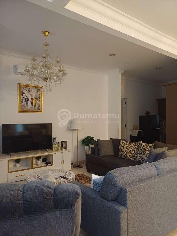 DIJUAL CEPAT  Rumah cantik, megah bergaya moderen - idaman keluarga.